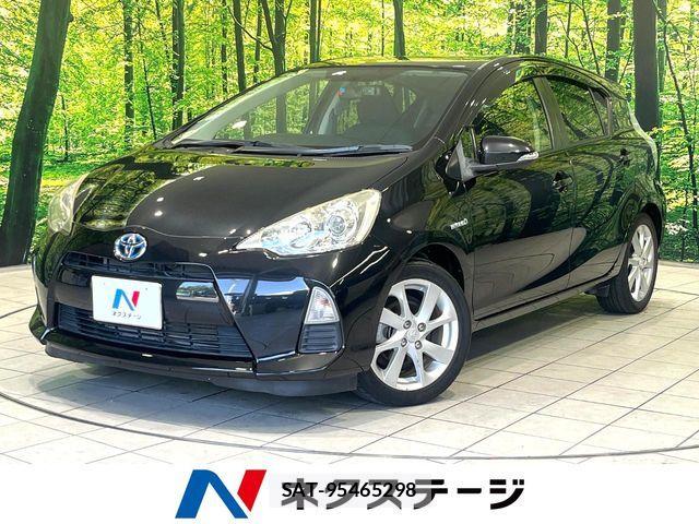 Toyota AQUA 2014-01 7214716-0