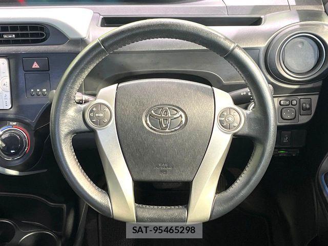 Toyota AQUA 2014-01 7214716-10