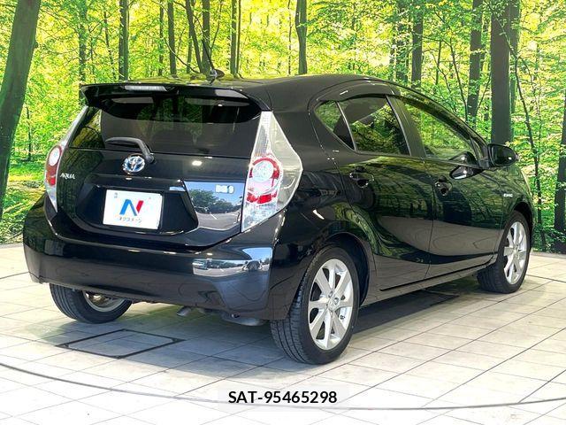 Toyota AQUA 2014-01 7214716-16