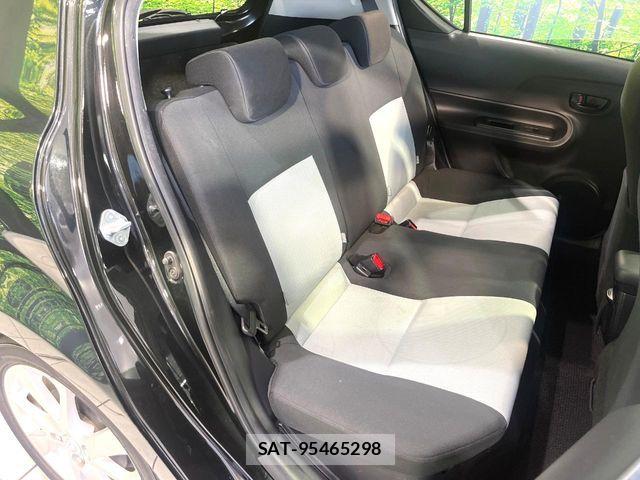Toyota AQUA 2014-01 7214716-8