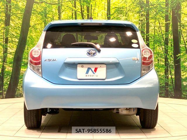 Toyota AQUA 2013-09 7214706-14