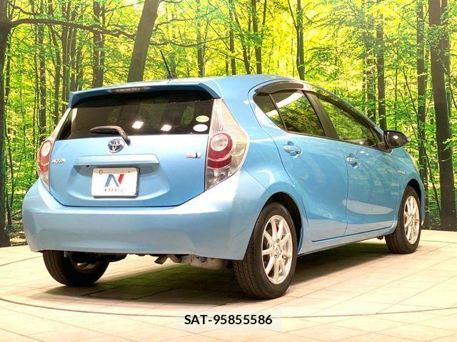 Toyota AQUA 2013-09 7214706-16