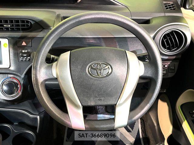 Toyota AQUA 2012-04 7214674-10