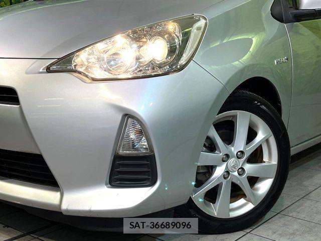 Toyota AQUA 2012-04 7214674-11