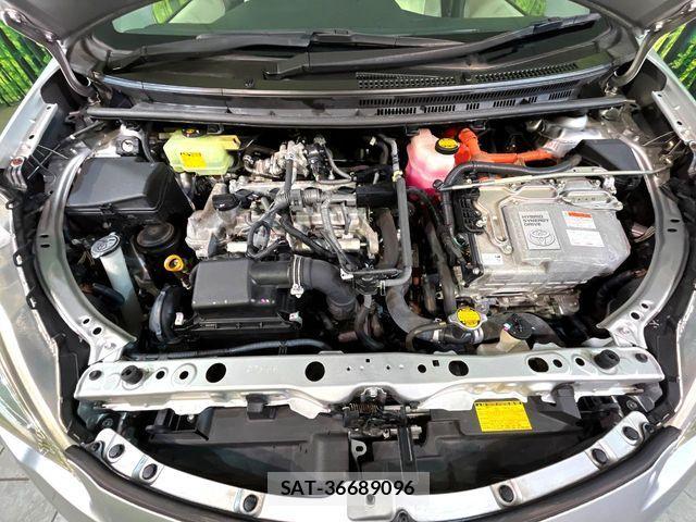 Toyota AQUA 2012-04 7214674-17