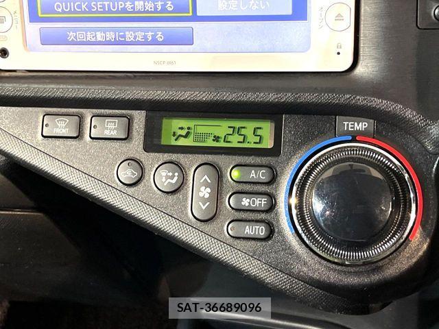 Toyota AQUA 2012-04 7214674-4