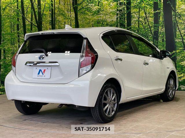 Toyota AQUA 2017-05 7214781-16