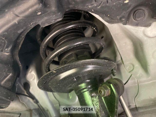 Toyota AQUA 2017-05 7214781-19