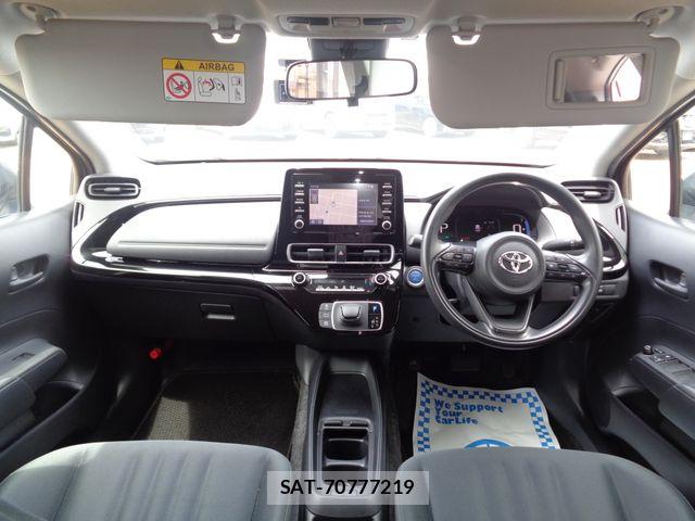 Toyota AQUA 2024-02 7214874-13