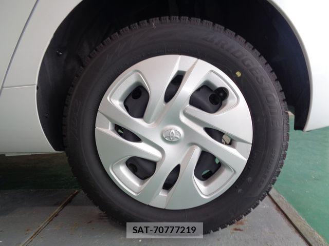 Toyota AQUA 2024-02 7214874-28