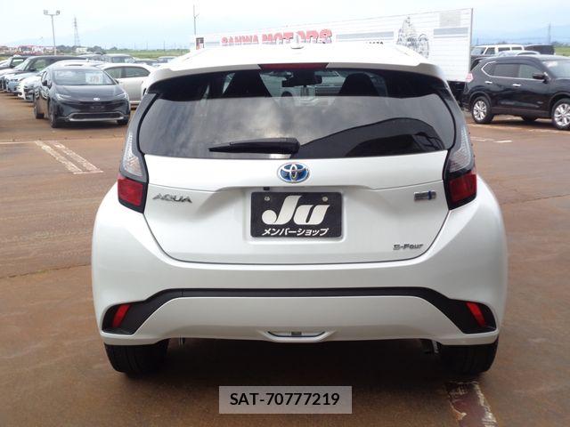 Toyota AQUA 2024-02 7214874-6