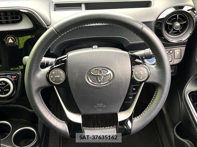 Toyota AQUA 2017-09 7214788-12