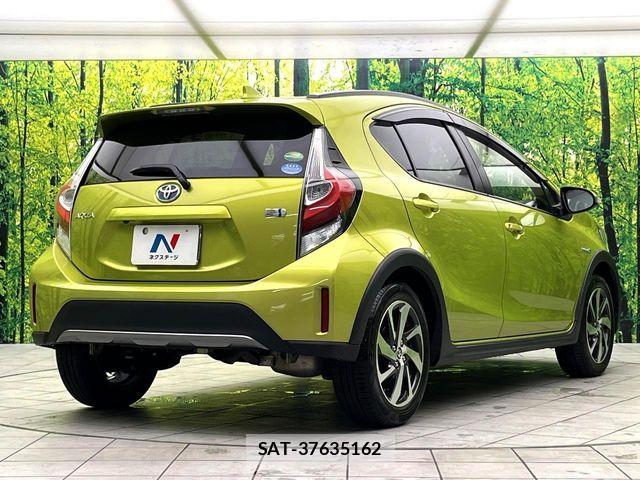 Toyota AQUA 2017-09 7214788-16