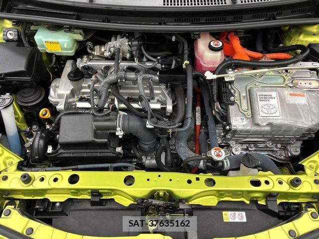 Toyota AQUA 2017-09 7214788-17