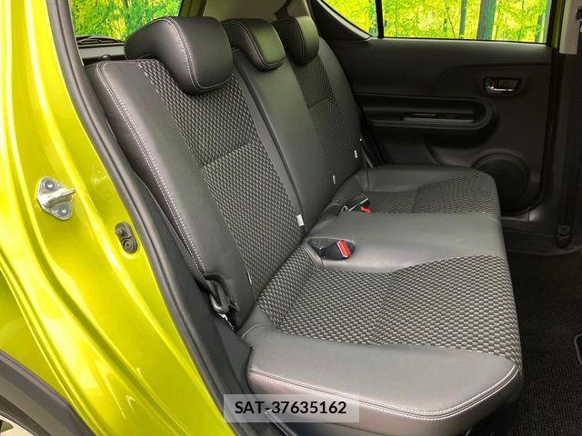 Toyota AQUA 2017-09 7214788-8