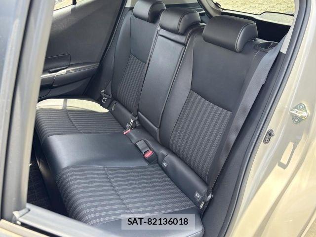 Toyota AQUA 2022-08 7214867-9
