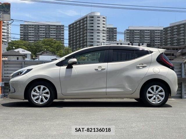 Toyota AQUA 2022-08 7214867-17