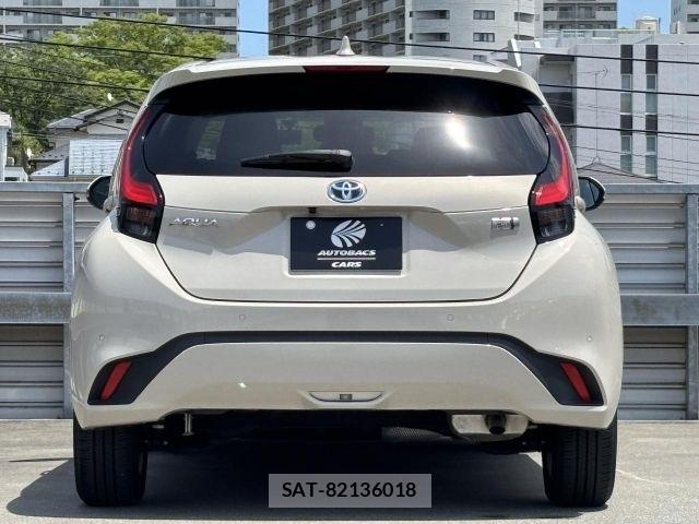 Toyota AQUA 2022-08 7214867-21