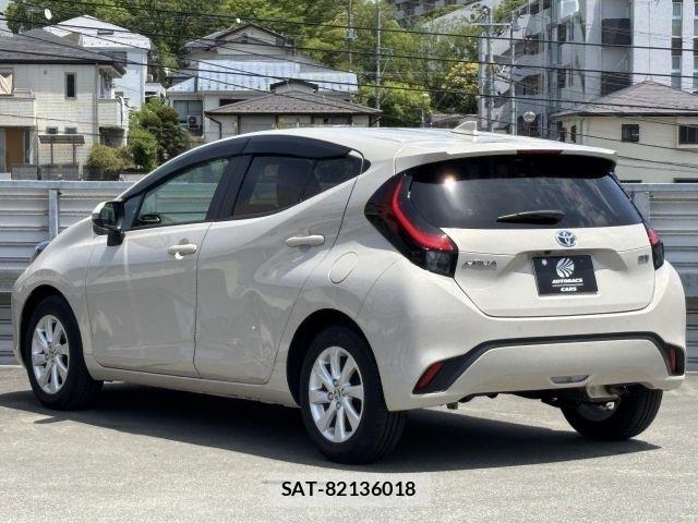 Toyota AQUA 2022-08 7214867-22