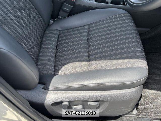 Toyota AQUA 2022-08 7214867-5