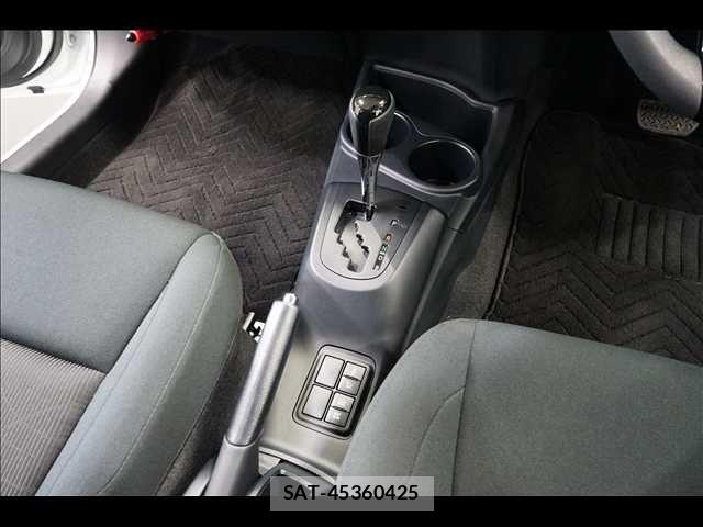 Toyota AQUA 2019-07 7214833-11