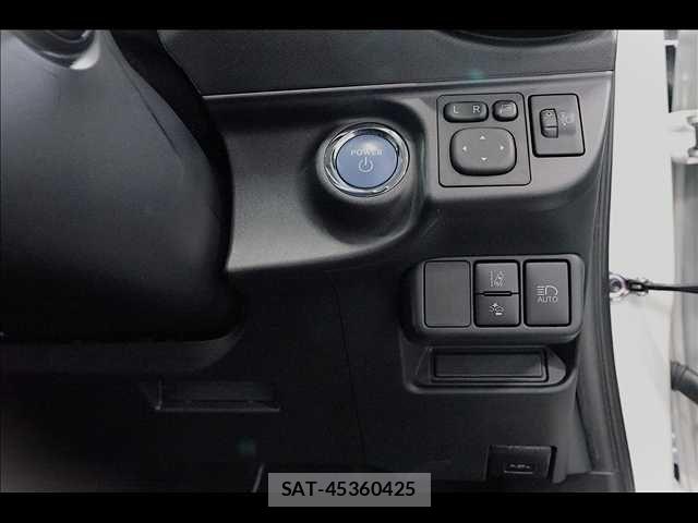 Toyota AQUA 2019-07 7214833-13