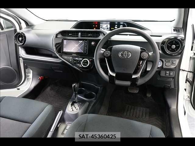 Toyota AQUA 2019-07 7214833-1