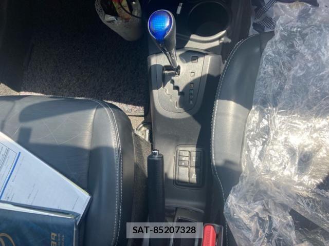 Toyota AQUA 2013-12 7214715-8