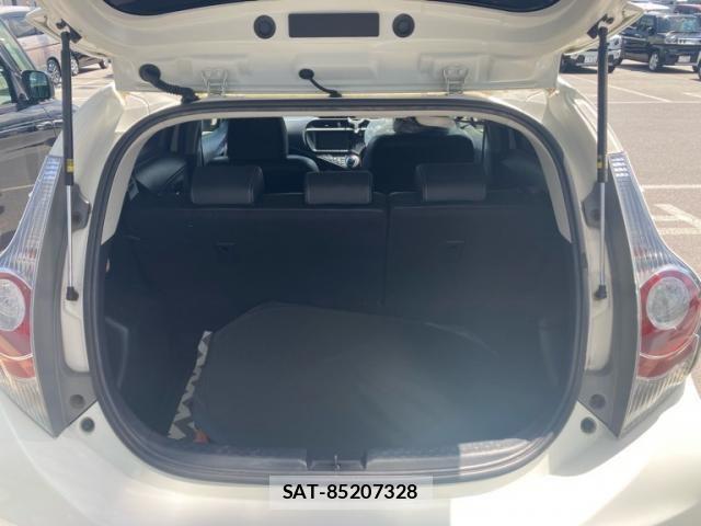 Toyota AQUA 2013-12 7214715-16
