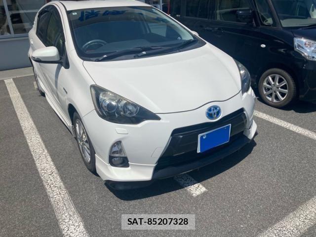 Toyota AQUA 2013-12 7214715-2
