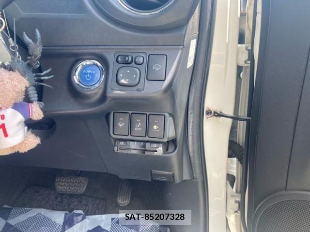 Toyota AQUA 2013-12 7214715-5