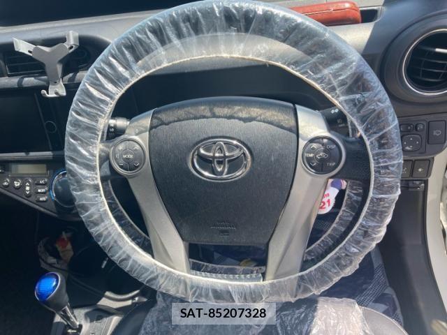 Toyota AQUA 2013-12 7214715-6