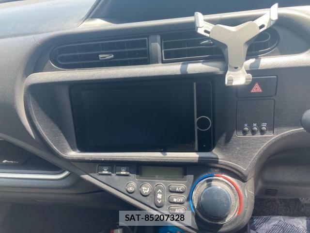 Toyota AQUA 2013-12 7214715-7