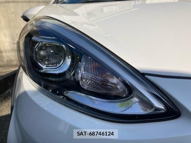 Toyota AQUA 2017-07 7214786-10