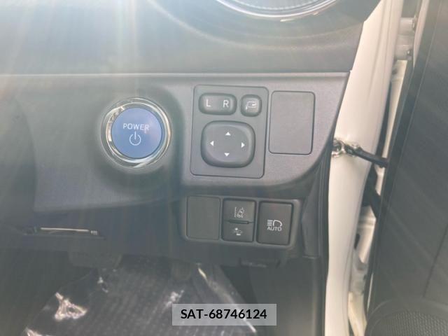 Toyota AQUA 2017-07 7214786-13