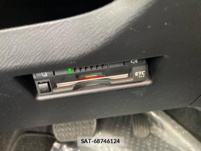 Toyota AQUA 2017-07 7214786-15