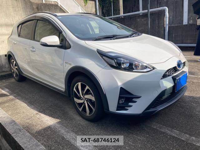 Toyota AQUA 2017-07 7214786-1