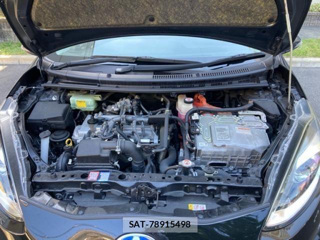Toyota AQUA 2018-05 7214802-11