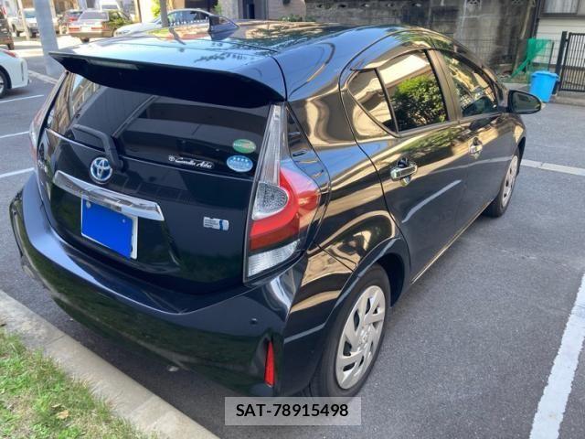 Toyota AQUA 2018-05 7214802-3