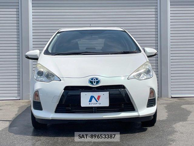Toyota AQUA 2014-11 7214727-12
