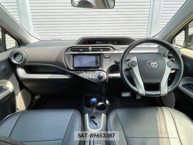 Toyota AQUA 2014-11 7214727-1