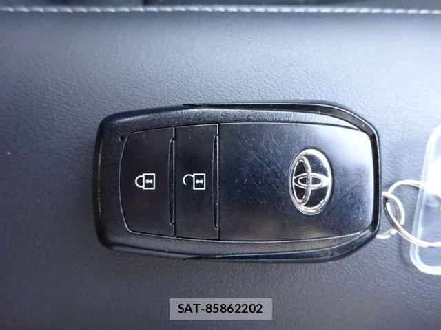 Toyota AQUA 2023-03 7213648-16