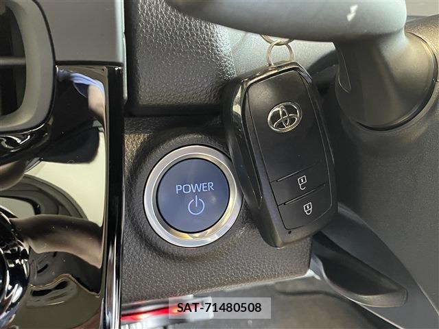 Toyota AQUA 2023-04 7213646-17