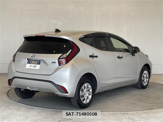 Toyota AQUA 2023-04 7213646-1