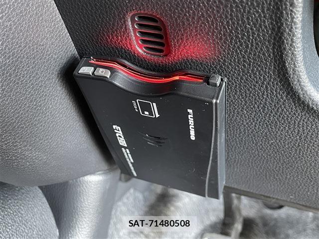 Toyota AQUA 2023-04 7213646-22