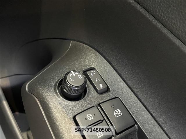 Toyota AQUA 2023-04 7213646-23
