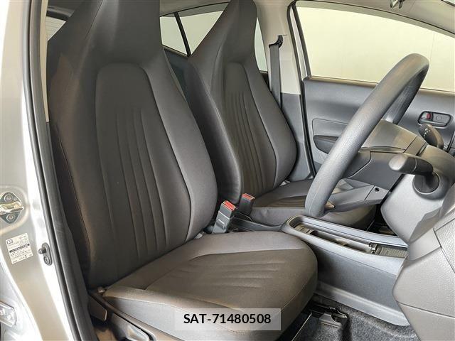 Toyota AQUA 2023-04 7213646-25