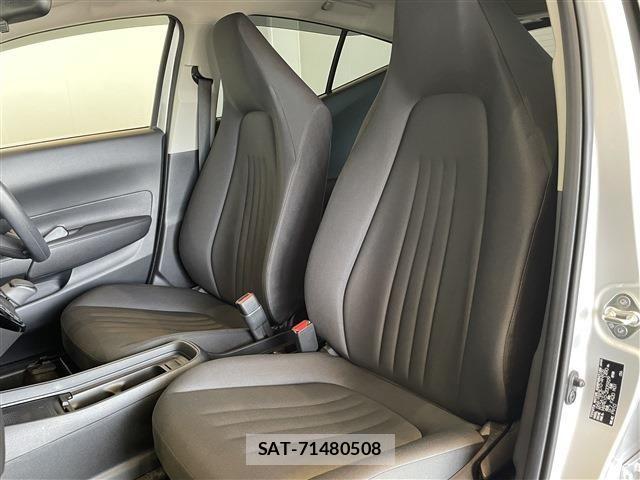 Toyota AQUA 2023-04 7213646-26