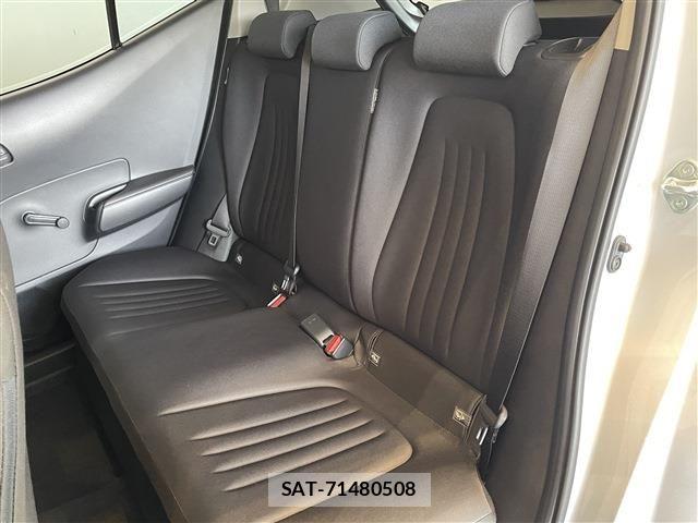Toyota AQUA 2023-04 7213646-28