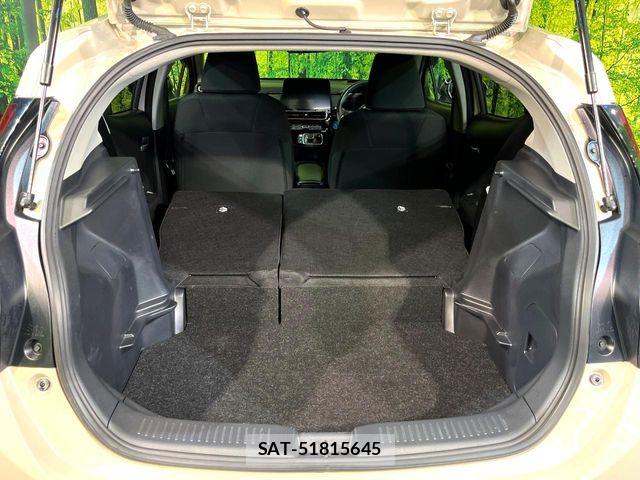Toyota AQUA 2023-03 7213647-9